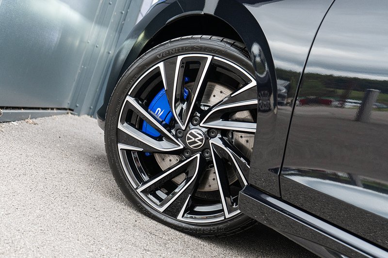 Volkswagen Golf TSI R - U5454