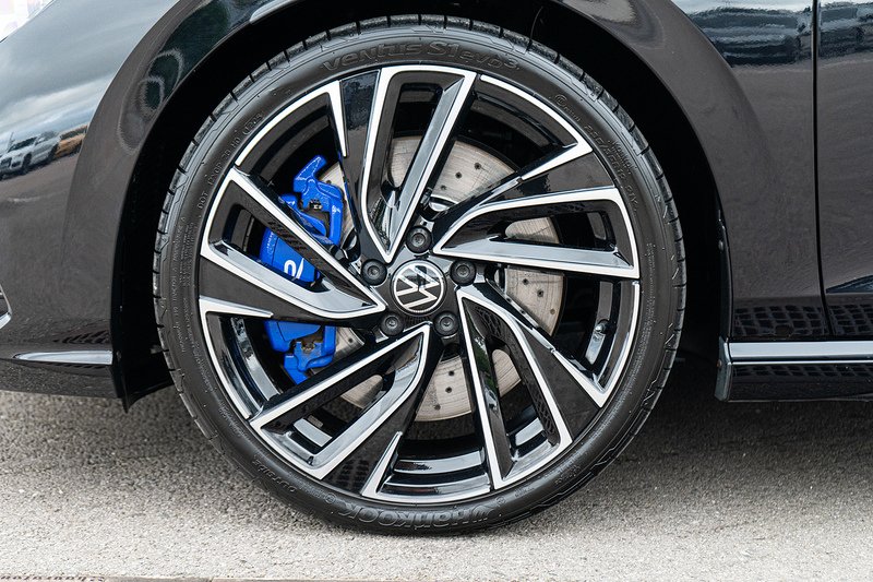Volkswagen Golf TSI R - U5454
