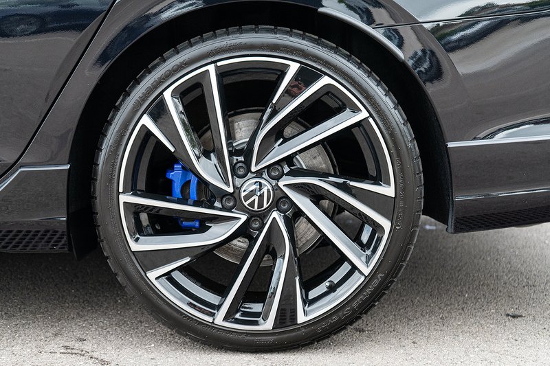 Volkswagen Golf TSI R - U5454