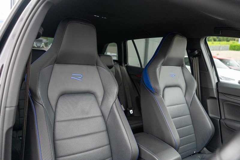 Volkswagen Golf TSI R - U5454