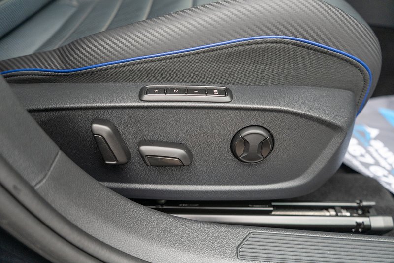 Volkswagen Golf TSI R - U5454