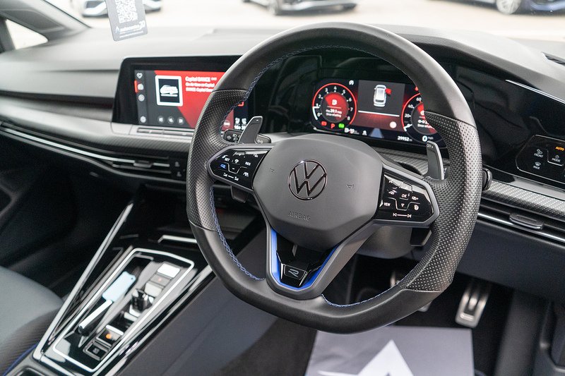 Volkswagen Golf TSI R - U5454