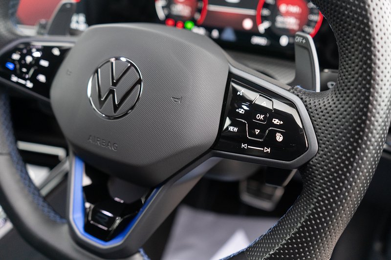 Volkswagen Golf TSI R - U5454