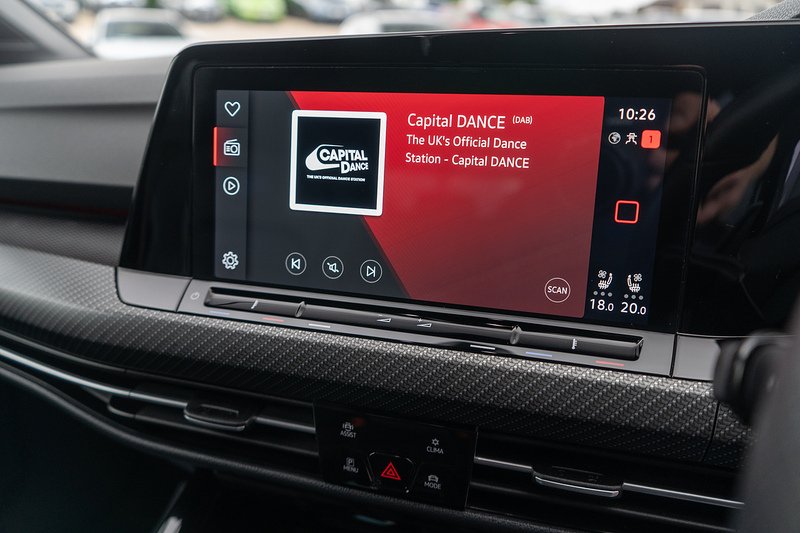Volkswagen Golf TSI R - U5454