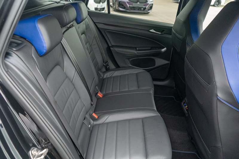 Volkswagen Golf TSI R - U5454