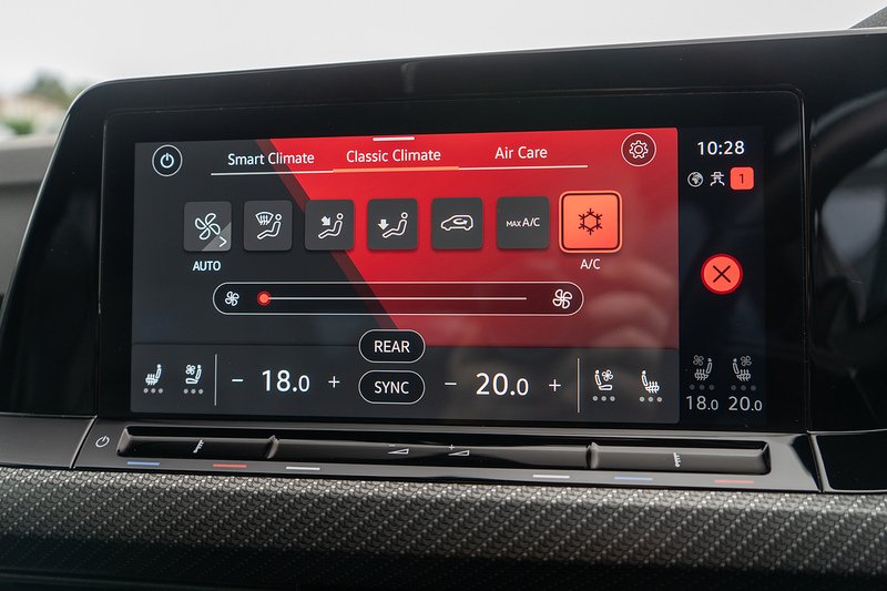 Volkswagen Golf TSI R - U5454