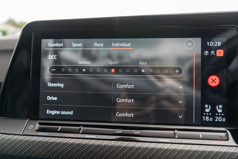 Volkswagen Golf TSI R - U5454