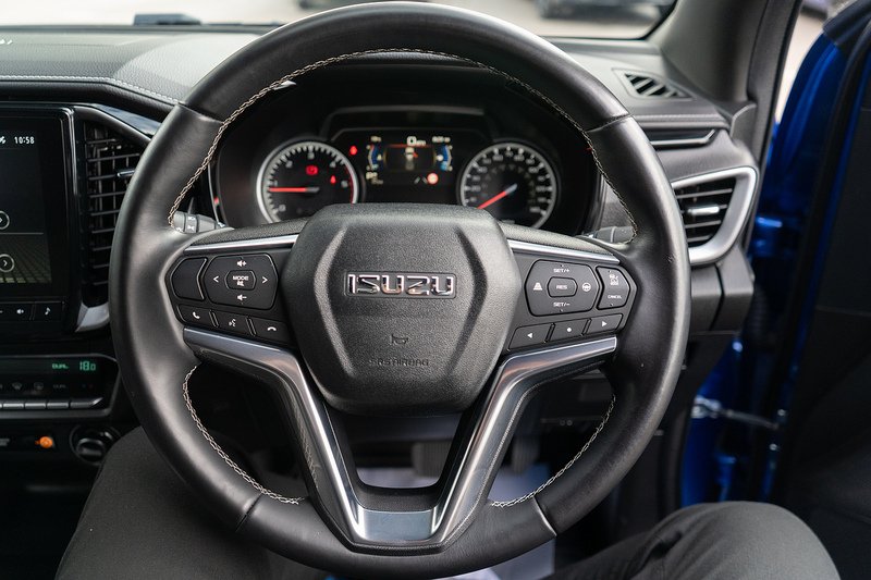 Isuzu D-Max TD V-Cross - U5465