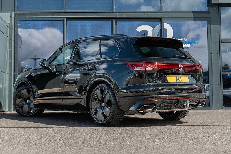 Volkswagen Touareg TDI V6 Black Edition - U5471