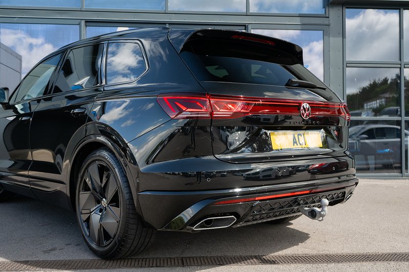 Volkswagen Touareg TDI V6 Black Edition - U5471