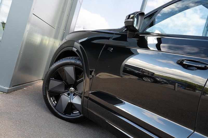 Volkswagen Touareg TDI V6 Black Edition - U5471