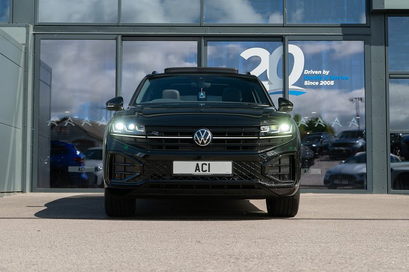 Volkswagen Touareg TDI V6 Black Edition - U5471
