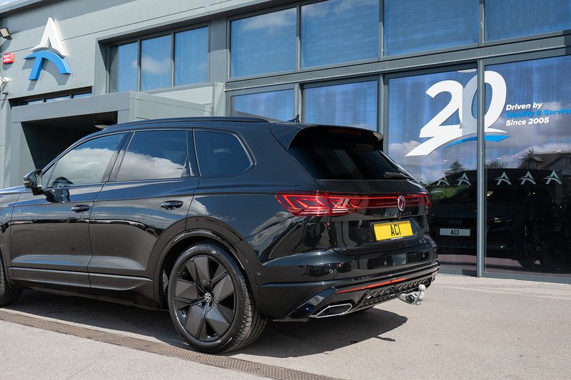 Volkswagen Touareg TDI V6 Black Edition - U5471