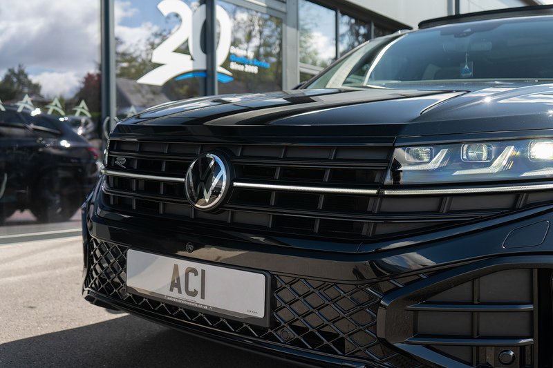 Volkswagen Touareg TDI V6 Black Edition - U5471