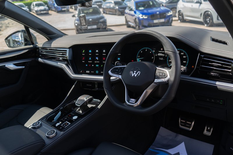 Volkswagen Touareg TDI V6 Black Edition - U5471