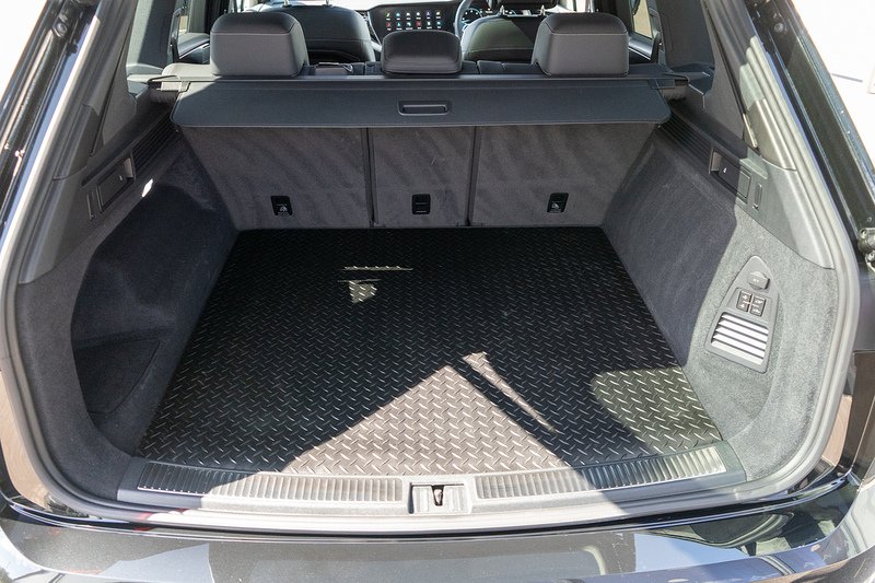 Volkswagen Touareg TDI V6 Black Edition - U5471