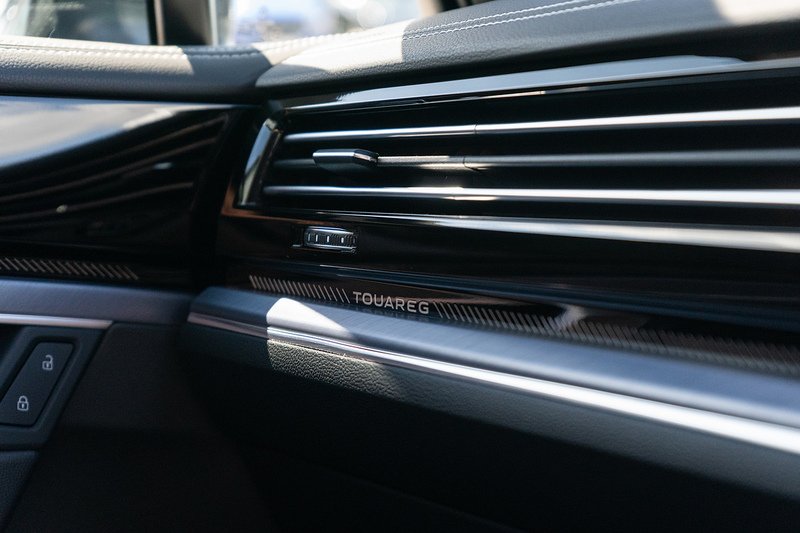 Volkswagen Touareg TDI V6 Black Edition - U5471