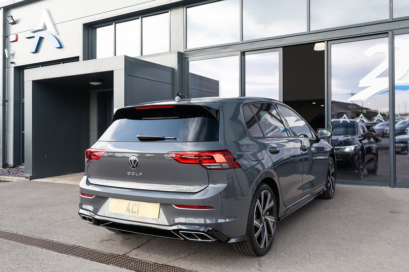 Volkswagen Golf eTSI MHEV R-Line - U5473