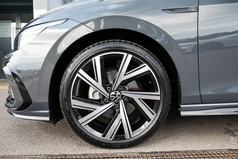 Volkswagen Golf eTSI MHEV R-Line - U5473