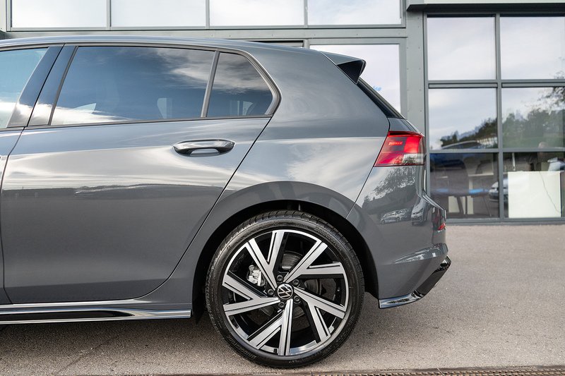 Volkswagen Golf eTSI MHEV R-Line - U5473