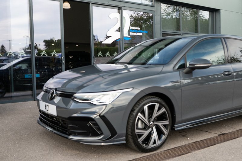 Volkswagen Golf eTSI MHEV R-Line - U5473