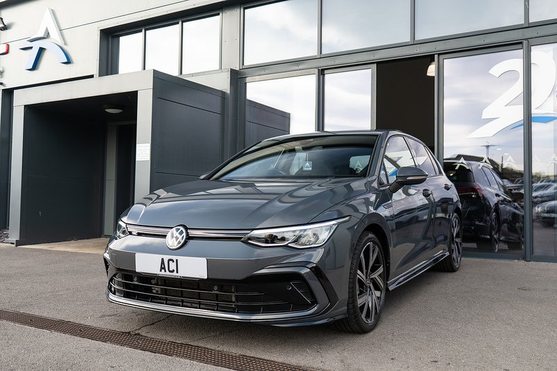 Volkswagen Golf eTSI MHEV R-Line - U5473