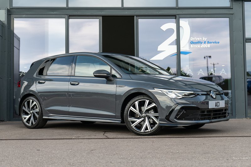 Volkswagen Golf eTSI MHEV R-Line - U5473