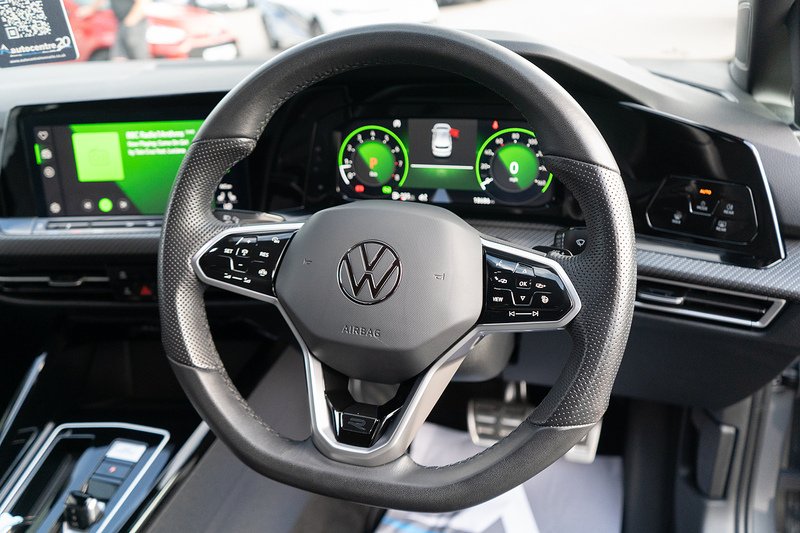 Volkswagen Golf eTSI MHEV R-Line - U5473