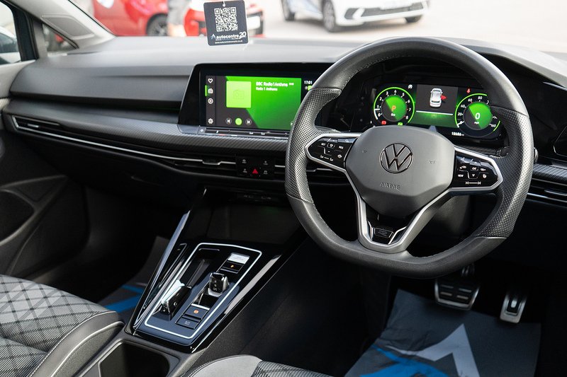 Volkswagen Golf eTSI MHEV R-Line - U5473