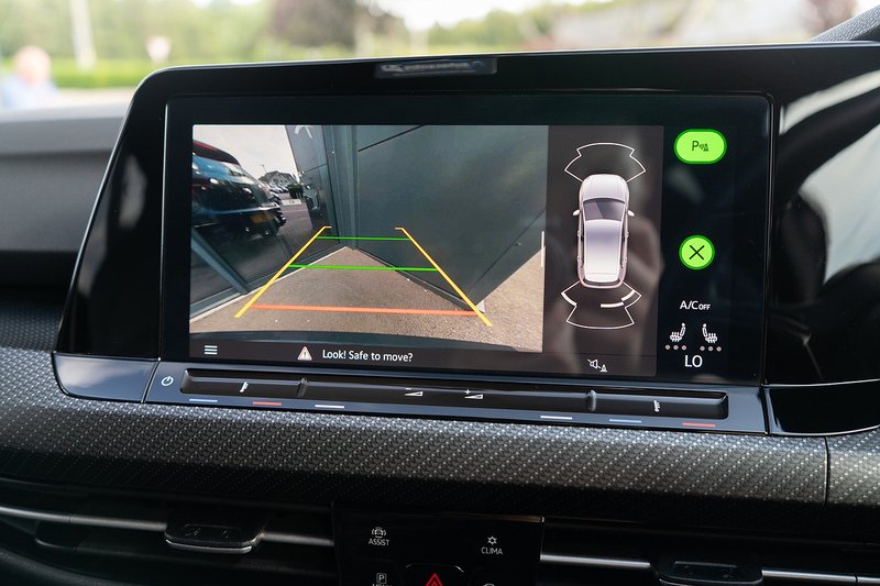 Volkswagen Golf eTSI MHEV R-Line - U5473