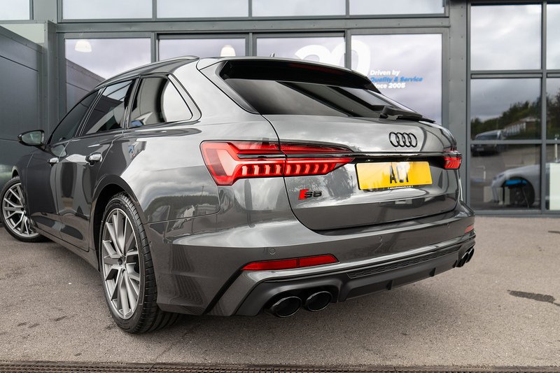 Audi S6 Avant TDI V6 Black Edition - U5476
