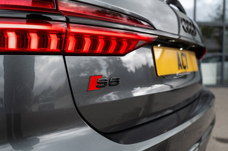 Audi S6 Avant TDI V6 Black Edition - U5476