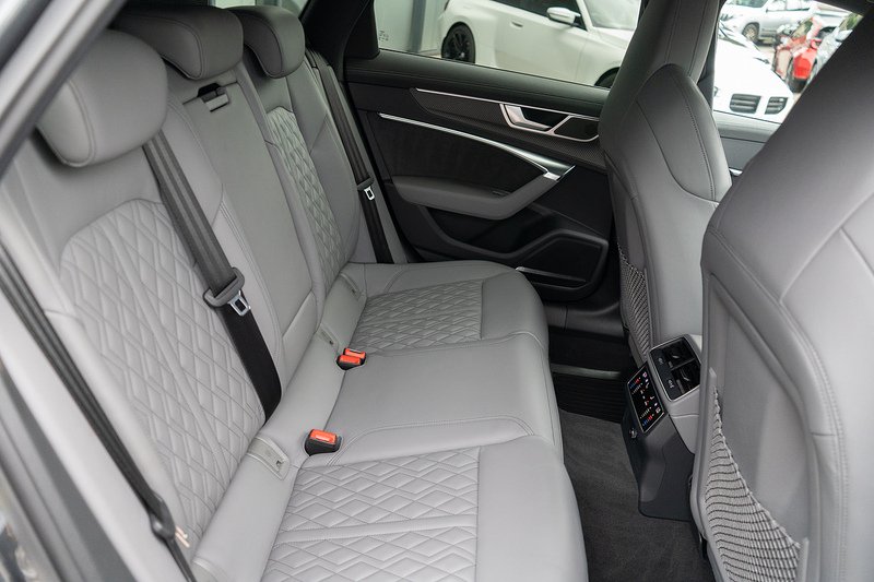 Audi S6 Avant TDI V6 Black Edition - U5476