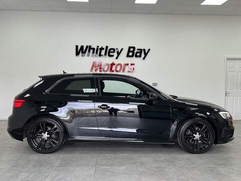 Audi A3 TFSI CoD S line - U13527277