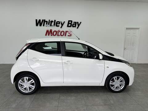 Toyota AYGO VVT-i x-pression - U13527510