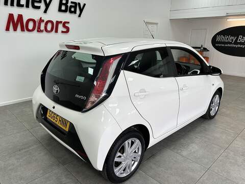 Toyota AYGO VVT-i x-pression - U13527510