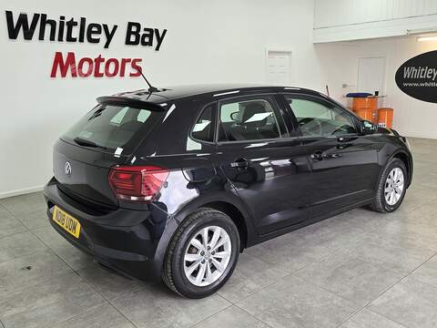 Volkswagen Polo TSI SE - U13527860