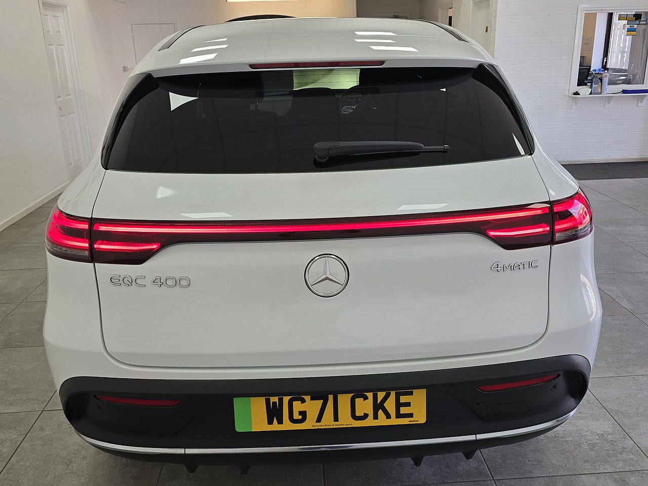 Mercedes Benz EQC 専用ベース　純正品 s-l400.jpg
