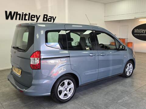 Ford Tourneo Courier TDCi Zetec - U13528240