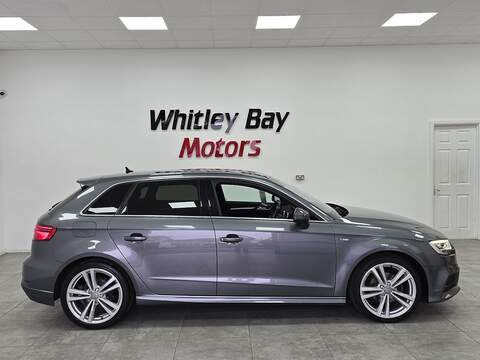 Audi A3 TFSI CoD S line - U13528274