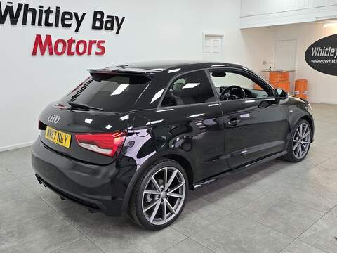 Audi A1 TFSI CoD Black Edition - U13528397