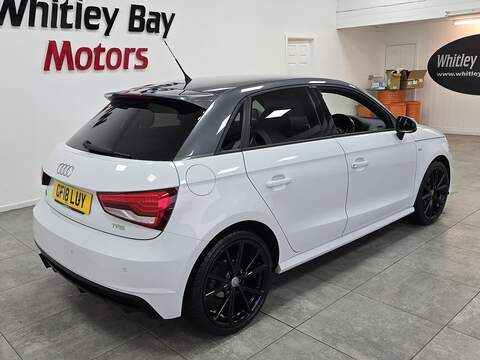 Audi A1 TFSI Black Edition - U13528483