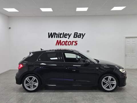 Audi A1 TFSI S line - U13528532