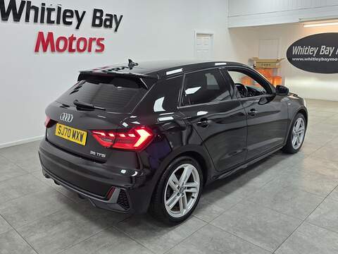 Audi A1 TFSI S line - U13528532