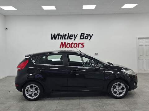 Ford Fiesta Zetec - U13528555