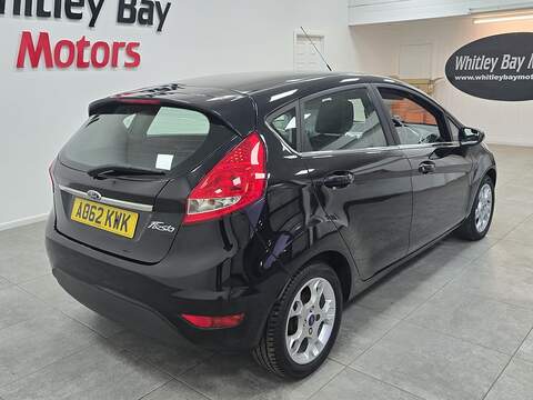 Ford Fiesta Zetec - U13528555