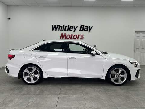 Audi A3 TFSI S line - U13528670