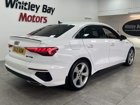 Audi A3 TFSI S line - U13528670