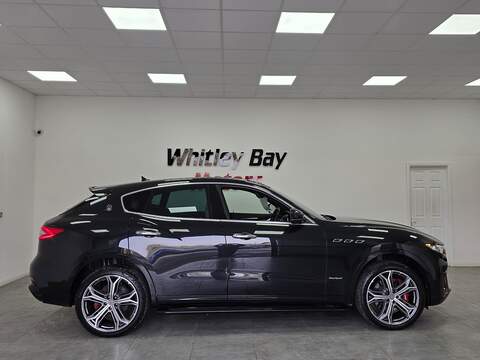 Maserati Levante V6 GranSport Nerissimo - U13528765