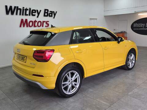 Audi Q2 TDI S line - U13528849